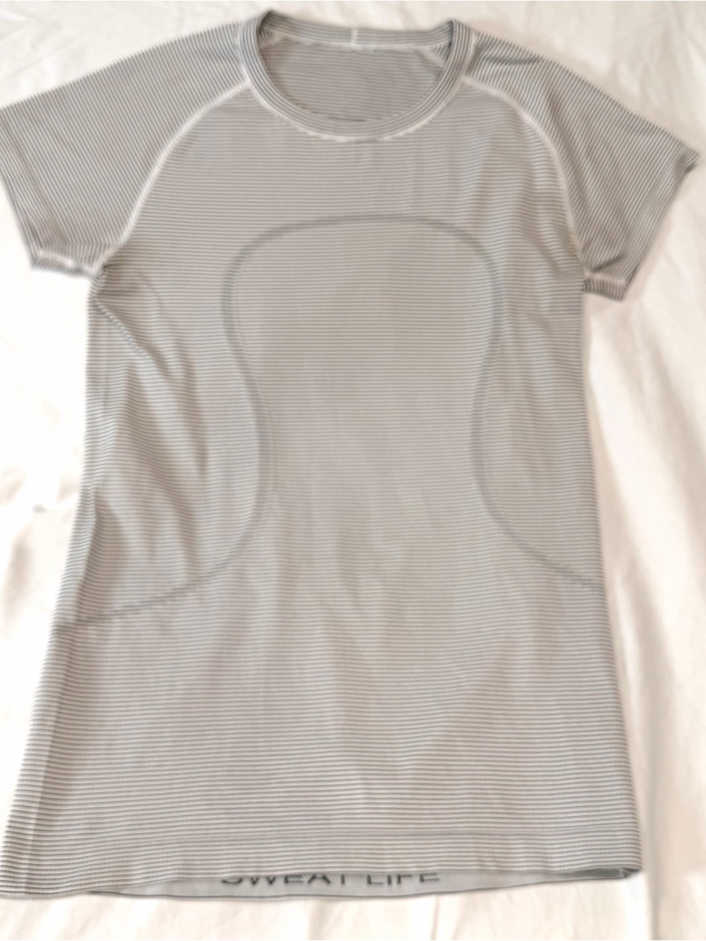 Lululemon Swiftly Tech Short Sleeve Shirt in Tetra Stripe- size L (12)